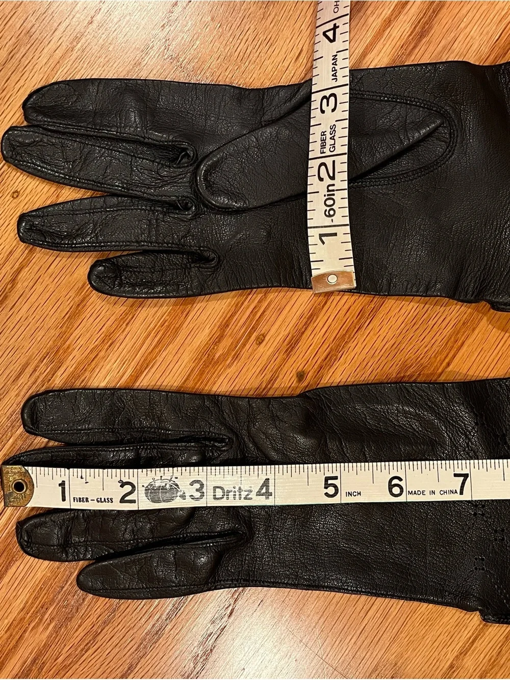 Women’s Black Leather Driving Gloves - Classic Style